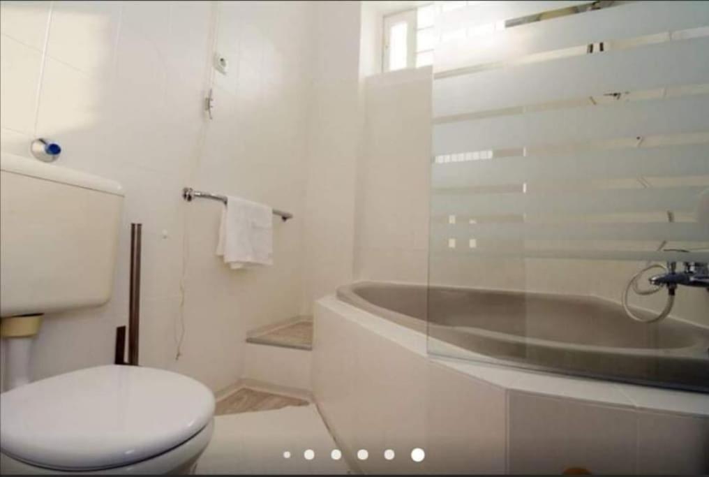 Gallery Flat In Party District Budapest Exterior photo